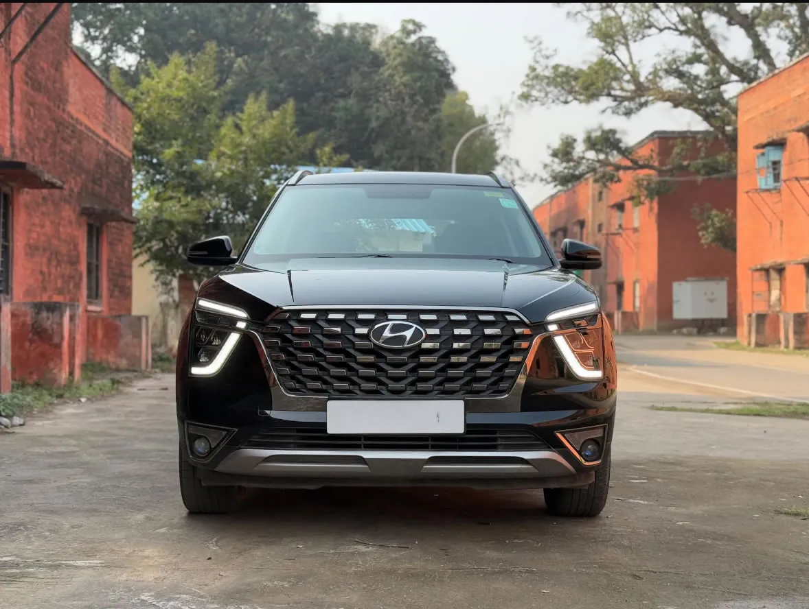 Hyundai Alcazar Auto - Front view