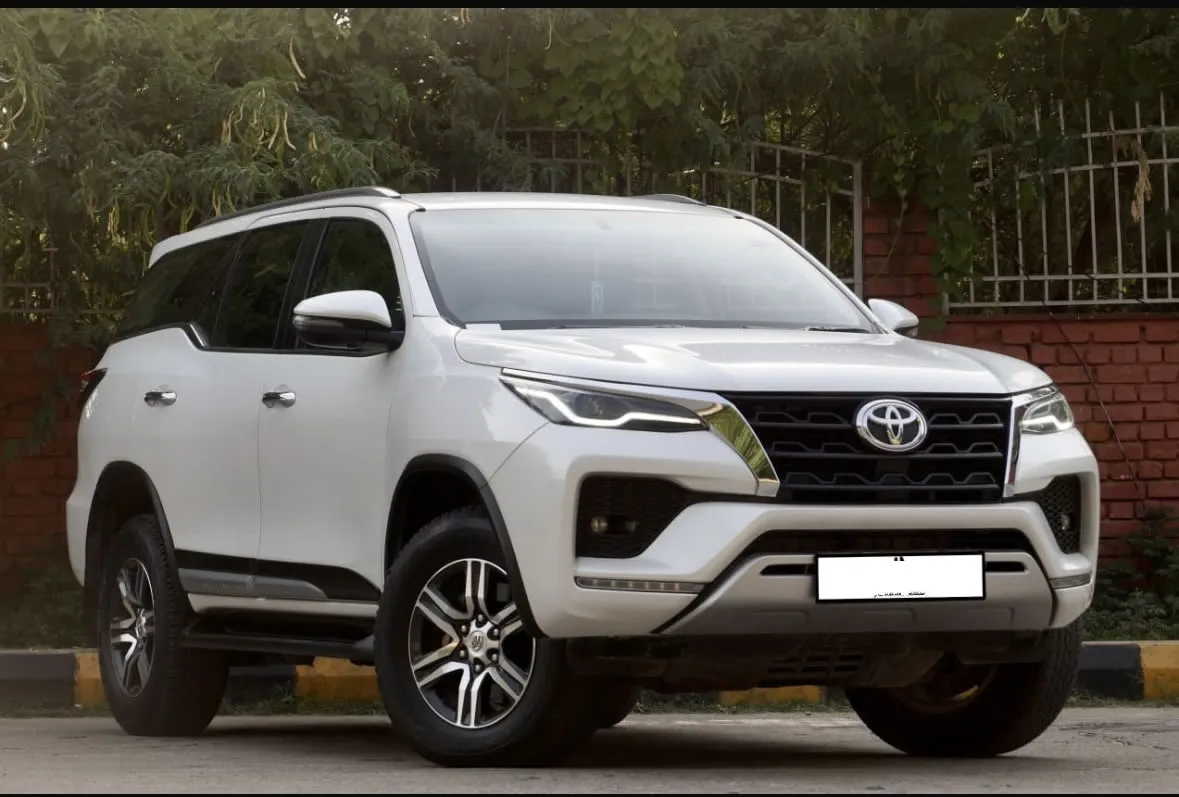 Toyota Fortuner Automatic - Front view